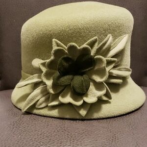 Elegant Green Floral Women's Hat